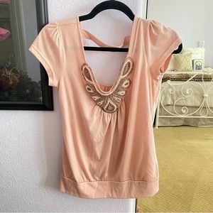 Women’s Light Peach Beaded Embellished Short Sleeve Top Size Medium